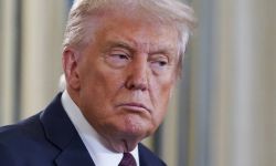 ترمب: على إسرائيل التوقف فورا عن قصف غزة وسأعامل الجميع "بشكل منصف"